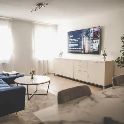 Designer Apartment in Sinsheim Erstbezug 75 TV mit Netflix und offene Küche WeHome Premium