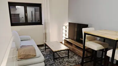 Ein Sitzbereich in der Unterkunft Schicke Souterrainwohnung