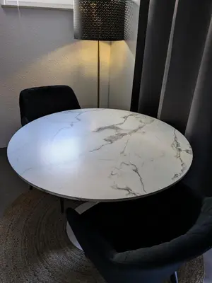 Grundriss der Unterkunft Waldstadt Charme Hideaway Küche-Balkon-Netflix
