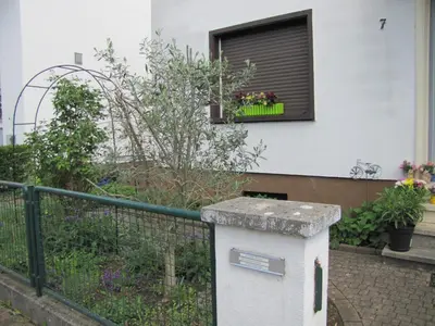 Ein Garten an der Unterkunft Haus Edingen