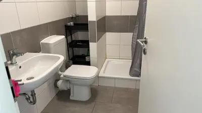 Ein Badezimmer in der Unterkunft 2-Zimmer Wohnung Würzburger Straße - Innenstadtlage Aschaffenburg