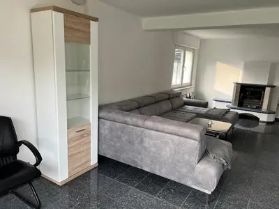 Ein Sitzbereich in der Unterkunft Gästezimmer im Haus Anna