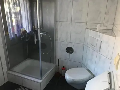 Ein Badezimmer in der Unterkunft Gästezimmer im Haus Anna