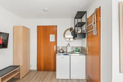 Küche/Küchenzeile in der Unterkunft Monteur Apartments Heilbronn City - LOW BUDGET, PARKING, WIFI, SMART TV NEW