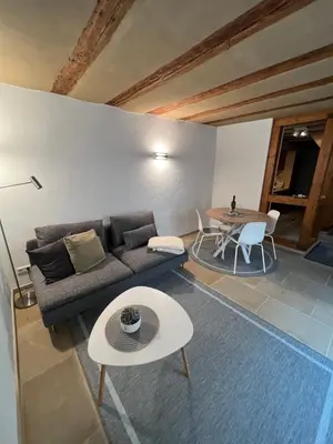 Ein Sitzbereich in der Unterkunft Schlafgut-Freytag Ferienhaus Pfälzer Bu