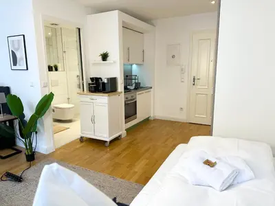 Küche/Küchenzeile in der Unterkunft BELLA - Business&Family Ap 5, 100m zum Konzerteingang Schloß, Parkplatz, SmartTV, Netflix, Waschmaschine,24h Checkin, 30qm