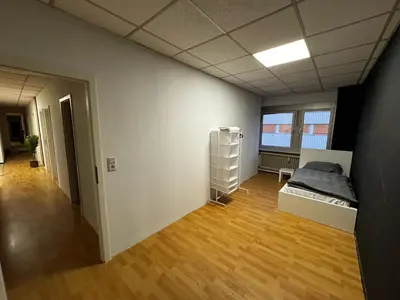 Ein Bett oder Betten in einem Zimmer der Unterkunft Dreieich Wohnung 10 Personen - 6 Einzelzimmer Parkplatz LKW