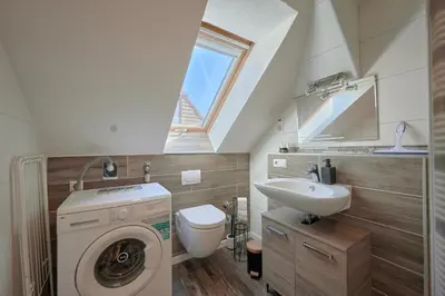 Ein Badezimmer in der Unterkunft BackHome - MAISIONETTE - Parkplatz - Fantastische Schlosslage - SmartTV - Waschmaschine - Netflix - 70qm - 24h Checkin- Apartment 5