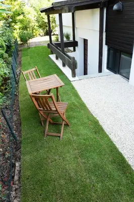 Ein Garten an der Unterkunft Le Souterrain Ferienwohnung Gimmeldingen