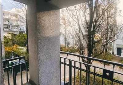 Ein Balkon oder eine Terrasse in der Unterkunft zentrale Design-Ferienwohnung mit Balkon und Stellplatz in Karlsruhe - APOLONIAliving