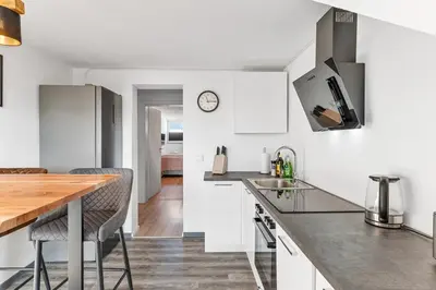 Küche/Küchenzeile in der Unterkunft Zentral - 4 Schlafzimmer - Küche - Waschmaschine