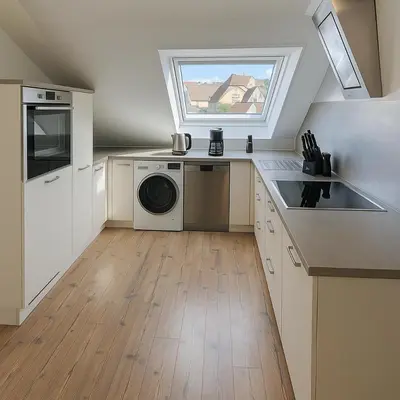 Küche/Küchenzeile in der Unterkunft Traumhafte Wohnung mit Balkon & Flussblick in Neckarsteinach, 15km Heidelberg