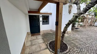 Das Gebäude in dem sich die Ferienwohnung befindet