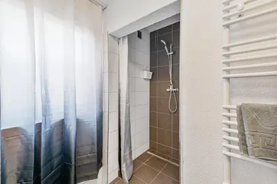 Ein Badezimmer in der Unterkunft DZ01 Große Wohnung für Monteure und Teams