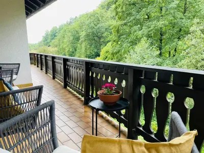 Ein Balkon oder eine Terrasse in der Unterkunft Odw homes - Wohnung im Landhaus mit Garten