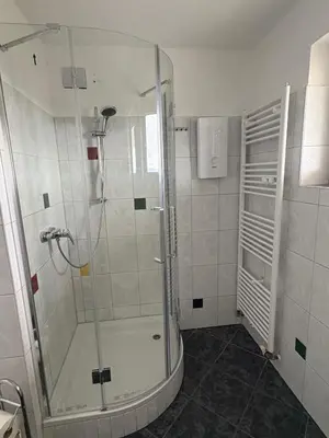 Ein Badezimmer in der Unterkunft Monteurs Wohnung über den Dächern der Stadt