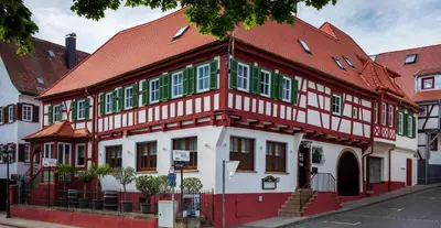 Das Gebäude in dem sich die Pension befindet