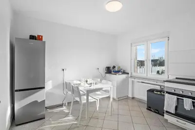 Küche/Küchenzeile in der Unterkunft BA01 Moderne Wohnung in Flörsheim