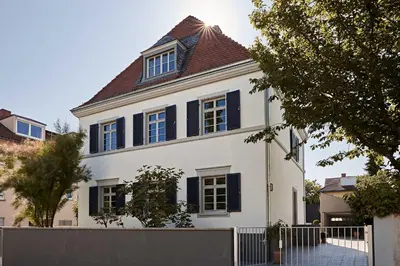 Das Gebäude in dem sich das Bed & Breakfast befindet