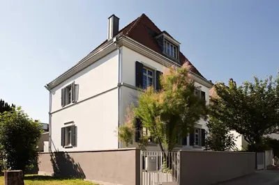 Das Gebäude in dem sich das Bed & Breakfast befindet