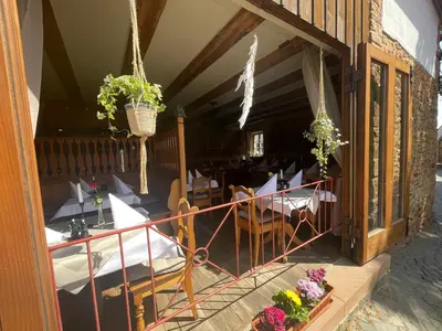 Ein Restaurant oder anderes Speiselokal in der Unterkunft Landgasthaus Zum Engel