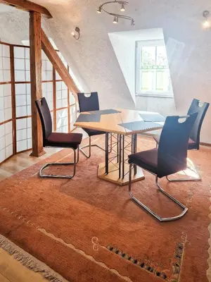 Ein Sitzbereich in der Unterkunft Gemütliche Ferienwohnung bei der neuen Messe Karlsruhe