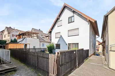 Das Gebäude in dem sich die Ferienwohnung befindet