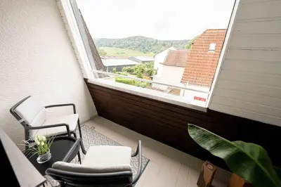 Ein allgemeiner Bergblick oder ein Berglick von der Ferienwohnung aus