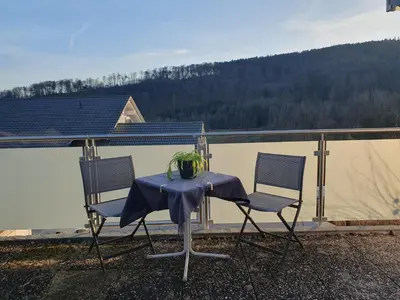 Ein allgemeiner Bergblick oder ein Berglick von der Ferienwohnung aus