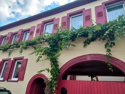 Das Gebäude in dem sich das Bed & Breakfast befindet