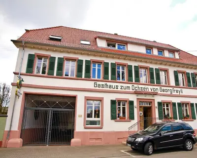 Das Gebäude in dem sich die Pension befindet