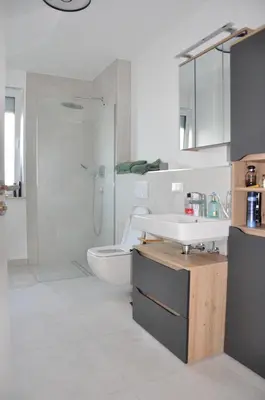 Ein Badezimmer in der Unterkunft Modernes Apartment in B'heim 1 OG WG3