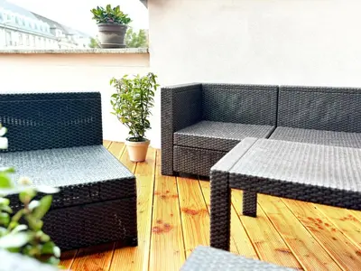 Ein Sitzbereich in der Unterkunft COZEE - Spacious Apartment With Netflix