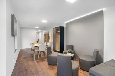 Ein Sitzbereich in der Unterkunft BE01 Große Wohnung in Dieburg