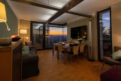 Ein Sitzbereich in der Unterkunft Lollipops-100qm-5Bed-Parken-View
