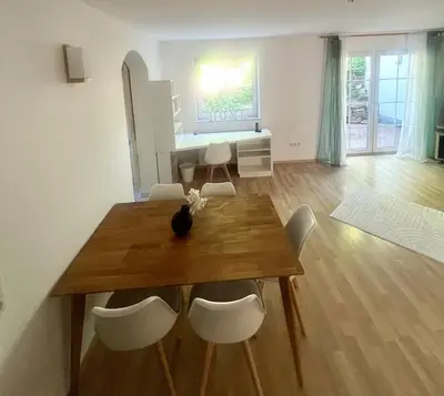 Ein Sitzbereich in der Unterkunft Moderne & gemütliche Ferienwohnung mit Terasse in Nieder-Olm