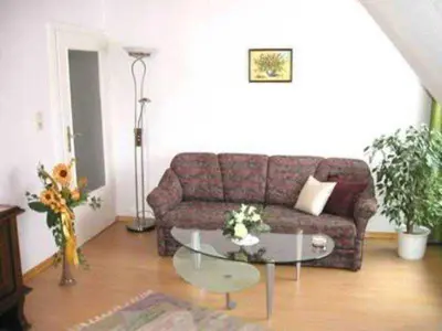 Ein Sitzbereich in der Unterkunft Ferienwohnung Lioba Kunst