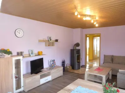 Ein Sitzbereich in der Unterkunft Ferienwohnung Schanbacher