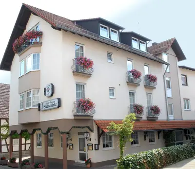 Das Gebäude in dem sich das Hotel befindet