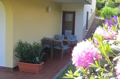 Ein Garten an der Unterkunft Ferienwohnung am Eck