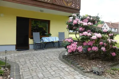 Ein Garten an der Unterkunft Ferienwohnung Katzer