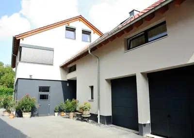 Das Gebäude in dem sich die Ferienwohnung befindet