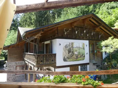 Ein Balkon oder eine Terrasse in der Unterkunft Pension Holzerstube