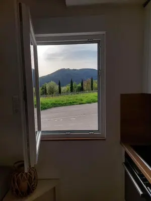 Ein allgemeiner Bergblick oder ein Berglick von des Ferienhauses aus