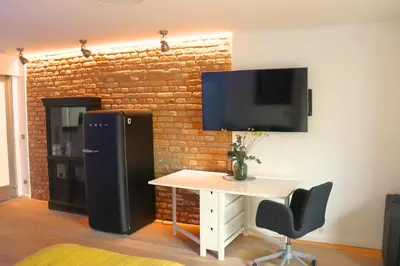 TV/Unterhaltungsangebot in der Unterkunft ZEN Loft - Küche - Terrasse - perfekte Anbindung