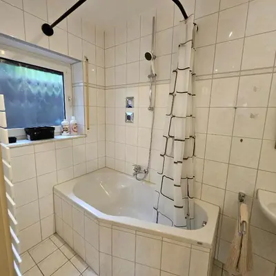 Ein Badezimmer in der Unterkunft Komplette Ferienwohnung für bis zu 4 Personen