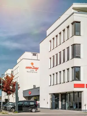 Das Gebäude in dem sich das Aparthotel befindet