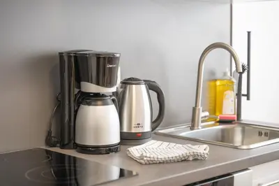 Kaffee-/Teezubehör in der Unterkunft PF01 Innenstadt Apartment - NEU Monteurunterkünfte in Pforzheim - LS CrewComfort auch für weitere Unterkünfte