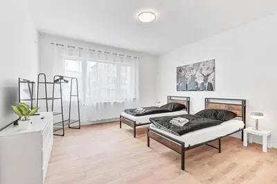 Ein Sitzbereich in der Unterkunft PF02 großes Apartment Innenstadt - NEU Monteurunterkünfte in Pforzheim - LS CrewComfort auch für weitere Unterkünfte