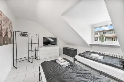 TV/Unterhaltungsangebot in der Unterkunft PF03 Innenstadt Apartment für Monteure und Teams - NEU Monteurunterkünfte in Pforzheim - LS CrewComfort auch für weitere Unterkünfte